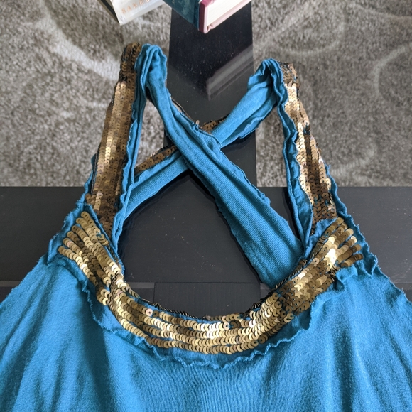 Jasmine by KC sequined tank top - Picture 2 of 6